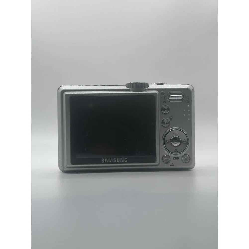 Samsung L730 7.2MP Digital Camera 3x Optical Zoom Untested For Parts/ Repair